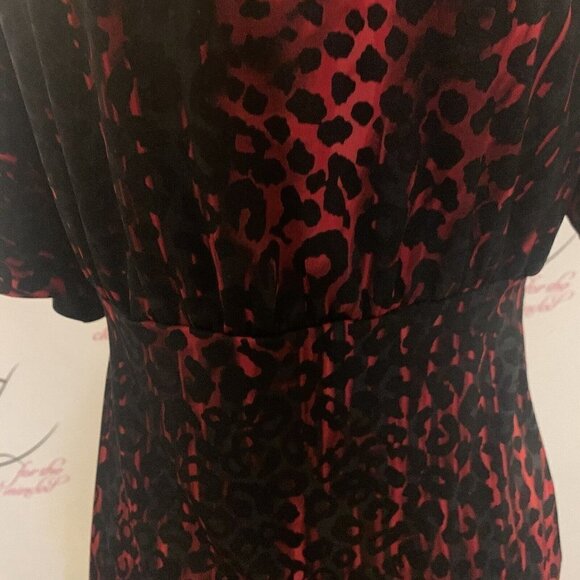 Jennifer Lopez. Size PS. V-Neck Side Tie. Stretch Crossover Top. B72. - Picture 3 of 7